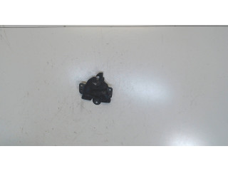 Замок капота  Mitsubishi Pajero / Montero 2000-2006     