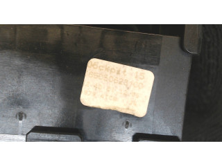 Блок предохранителей  Volkswagen Transporter 5 2003-2009      7H0937617     2.5