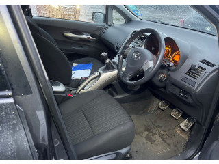 Фара передняя  Toyota Auris E15 2006-2012 правая 