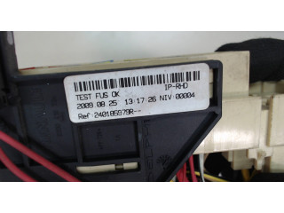 Блок предохранителей  Renault Clio 2009-2012      240185979R    1.2