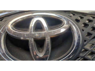 Решетка радиатора  Toyota Corolla E12 2001-2006            