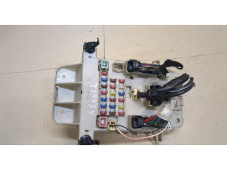 Блок предохранителей  Toyota RAV 4 2000-2005           