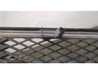 Решетка радиатора  Mitsubishi Pajero Pinin          2 MR795934