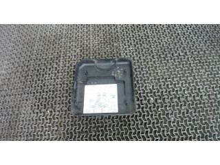 Крышка блока предохранителей  Chevrolet Silverado 1998-2002      15168541    5.3