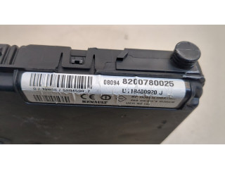 Блок предохранителей  Renault Scenic 2003-2009      8200780025   