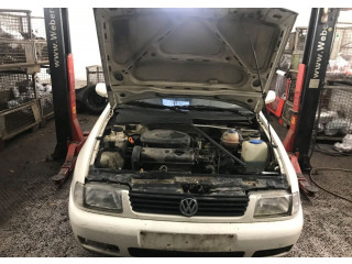 Вентилятор радиатора  Volkswagen Polo 1994-1999    1.4 бензин       