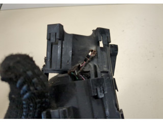 Блок предохранителей  Toyota RAV 4 2000-2005      86602010, 8266342050, 8266242140   4  2