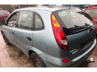 Решетка радиатора  Nissan Almera Tino          2.2 62330BU000