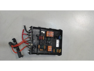 Блок предохранителей  Volkswagen Golf 5 2003-2009      1K093712A   5  1.9