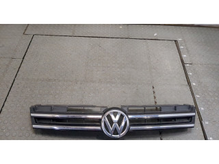 Решетка радиатора  Volkswagen Touareg 2010-2014          