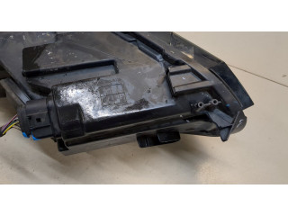 Фара передняя  Volkswagen Tiguan 2011-2016 правая 