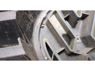 Решетка радиатора  Volkswagen Polo 2001-2005          6Q0853651C