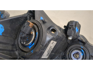 Фара передняя  Toyota Auris E15 2006-2012 правая 