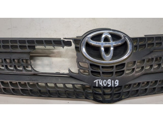 Решетка радиатора  Toyota RAV 4 2000-2005            