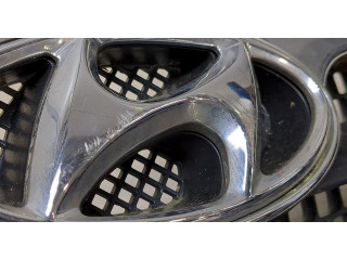 Решетка радиатора  Hyundai Santa Fe 2005-2012           2.2 