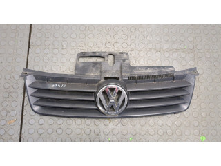 Решетка радиатора  Volkswagen Polo 2001-2005          6Q0853651C