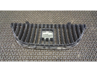 Решетка радиатора  Seat Exeo         2 3R0853651