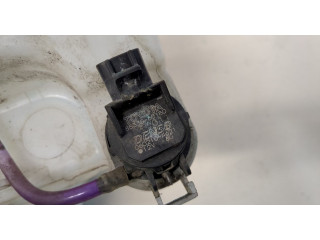 Бачок омывателя  Toyota RAV 4 2000-2005    