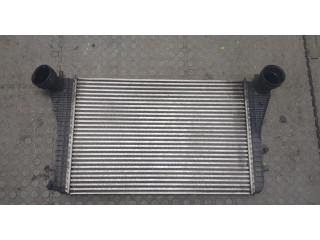Интеркулер  Volkswagen Tiguan 2007-2011 2.0  3C0145805R    