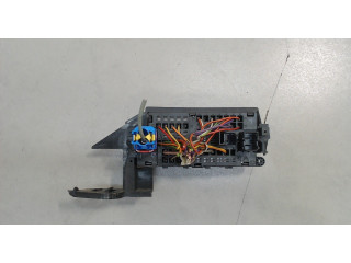 Блок предохранителей  Peugeot 406 1999-2004      963551810    