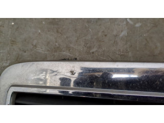 Решетка радиатора  Mercedes E W210 1995-2002          