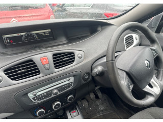 Форсунка топливная  Renault Scenic 2009-2012    8200294788     