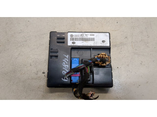 Блок комфорта  Audi A8 (D3) 2005-2007      4E0907289D  