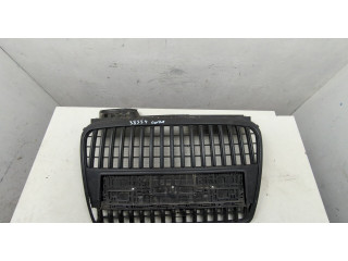 Решетка радиатора  Audi A4 (B7) 2005-2007           2.7 