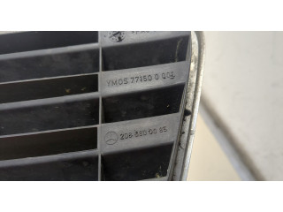 Решетка радиатора  Mercedes CLK W208 1997-2002          