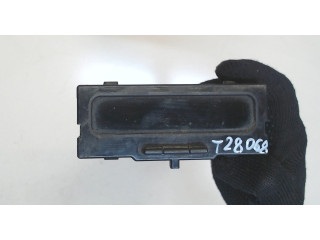 Дисплей бортового компьютера  Renault Trafic 2001-2014 8200028364a        