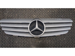 Решетка радиатора  Mercedes CLK W209 2002-2009           1.8 