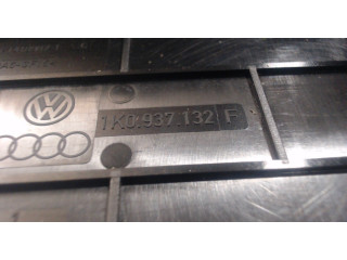 Крышка блока предохранителей  Volkswagen Golf 5 2003-2009      1K0937132F     1.6