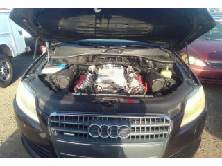 Клапанная крышка двигателя ДВС  Audi Q7 2006-2009 4.2     