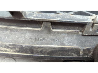 Решетка радиатора  Ford Focus 2 2005-2008          1508154, 4M518200AK