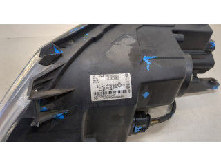 Фара передняя  Volkswagen Tiguan 2007-2011 правая 