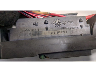 Блок предохранителей  Audi A8 (D3) 2005-2007      4f0941824f     4.2