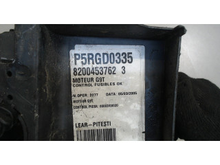 Блок предохранителей  Renault Laguna 2 2001-2008      800453762   2  2.2