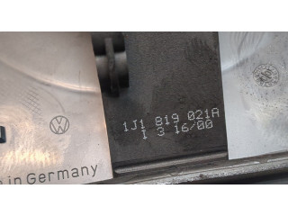 Моторчик печки  Volkswagen Golf 5 2003-2009 1j1819021a      1j1819021a   
