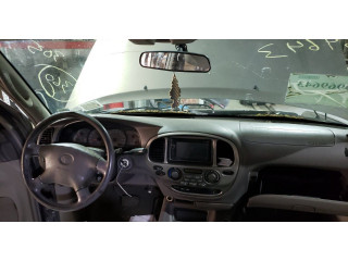 Блок предохранителей  Toyota Sequoia 2000-2008          4.7