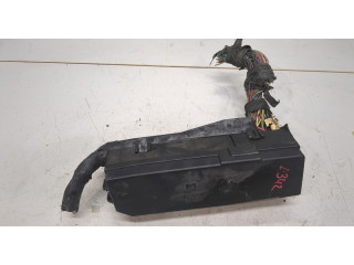 Блок предохранителей  Mazda Tribute 2001-2007          2.3
