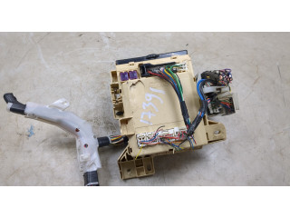 Блок реле  Toyota Camry V40 2006-2011         