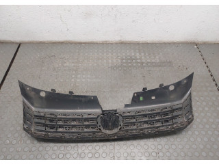 Решетка радиатора  Volkswagen Passat 7 2010-2015 Европа          