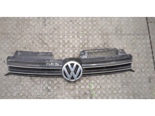 Решетка радиатора  Volkswagen Golf 6 2009-2012            