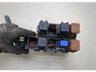 Блок реле  Nissan Armada 2003-2016      2438279010   
