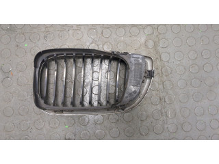 Решетка радиатора  BMW 3 E46 1998-2005          
