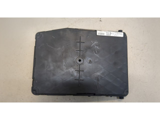Блок предохранителей  Renault Scenic 2003-2009      8200780025   