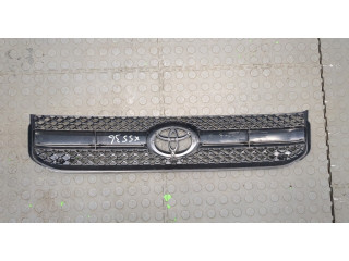 Решетка радиатора  Toyota RAV 4 2000-2005          