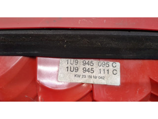 Задний фонарь     1u9945095c   Skoda Octavia Tour 2000-2010 