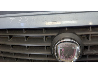 Решетка радиатора  Fiat Doblo 2005-2010          1.3 735482022