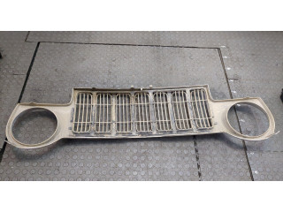 Решетка радиатора  Jeep Liberty 2002-2006          